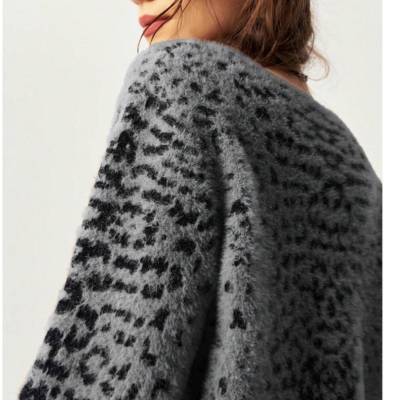 Classic Fuzzy Leopard Print Button Down Loose Fit Cardigan - Picture 8 of 10